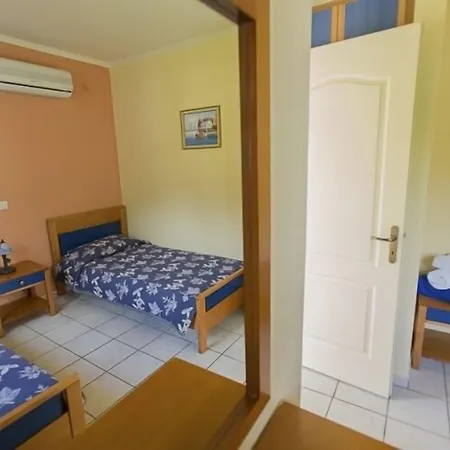 Garbis & Aparthotel 4*