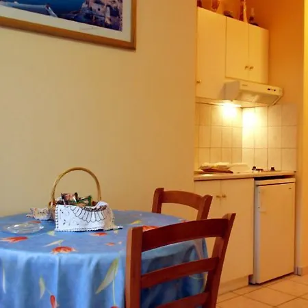 贾碧思别墅公寓