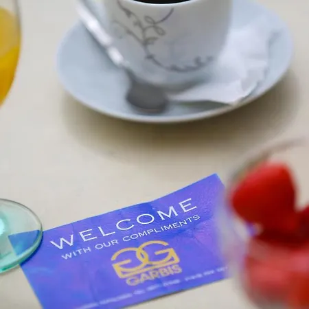 Aparthotel Garbis & 4*