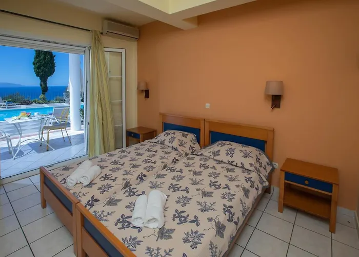 מלון דירות Garbis & 4*