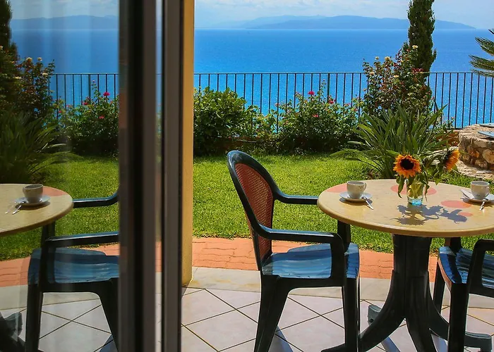 Garbis & מלון דירות 4*