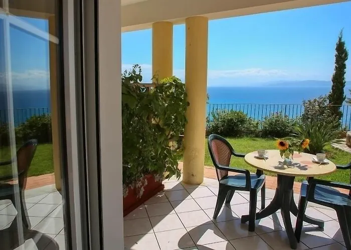 מלון דירות Garbis &