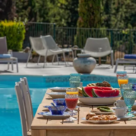Apart-hotel Garbis &