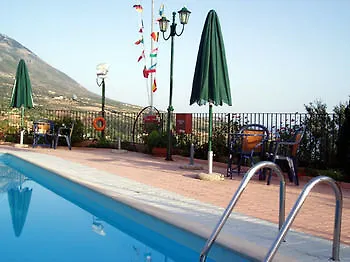 Garbis & Apart-hotel 2*