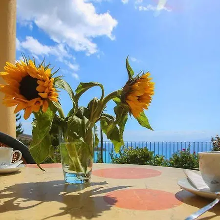 Apart-hotel Garbis &
